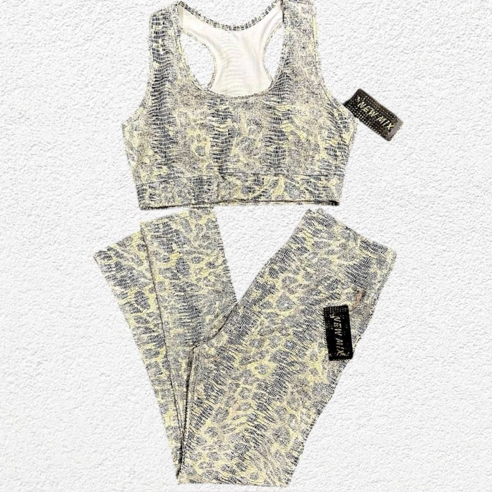 New Mix Snakeskin High Waist Leggings Sports Bra Set Sz M NWT